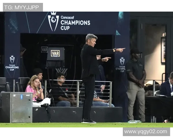 巴萨大胜勒沃库森梅西赛后换衣引发球迷热议 巴萨大胜勒沃库森梅西赛后换衣引发球迷热议